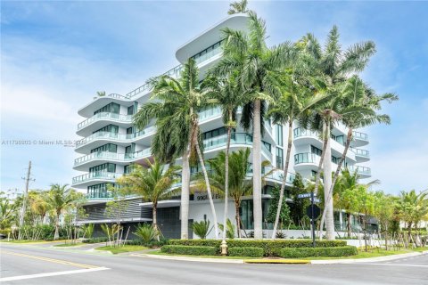 Condo in Bay Harbor Islands, Florida, 2 bedrooms  № 1713170 - photo 1