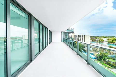 Condo in Bay Harbor Islands, Florida, 2 bedrooms  № 1713170 - photo 11