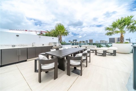 Condo in Bay Harbor Islands, Florida, 2 bedrooms  № 1713170 - photo 18