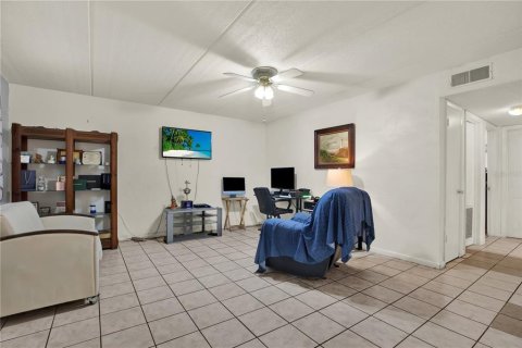 Condo in Tampa, Florida, 2 bedrooms  № 2208131 - photo 8