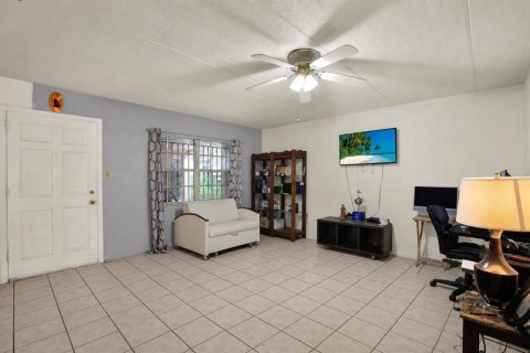 Condo in Tampa, Florida, 2 bedrooms  № 2208131 - photo 5