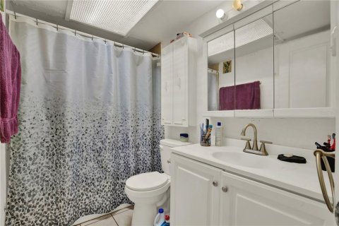 Condo in Tampa, Florida, 2 bedrooms  № 2208131 - photo 22