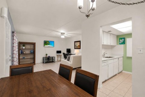 Condo in Tampa, Florida, 2 bedrooms  № 2208131 - photo 18