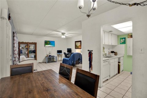 Condo in Tampa, Florida, 2 bedrooms  № 2208131 - photo 19