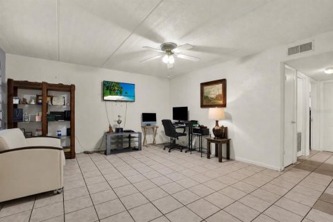 Condo in Tampa, Florida, 2 bedrooms  № 2208131 - photo 7