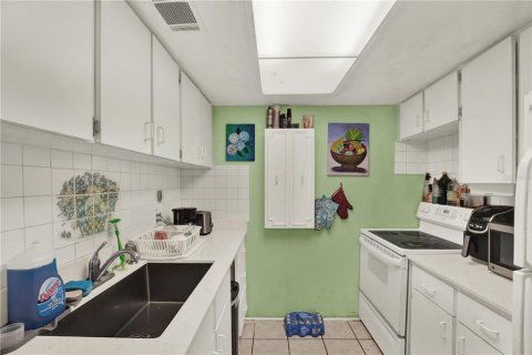 Condo in Tampa, Florida, 2 bedrooms  № 2208131 - photo 14