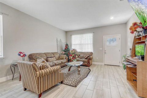 Villa ou maison à vendre à Apopka, Floride: 3 chambres, 139.63 m2 № 2212065 - photo 6