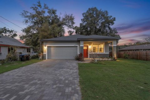 House in Apopka, Florida 3 bedrooms, 139.63 sq.m. № 2212065