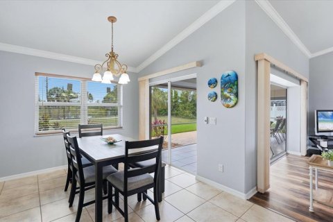Villa ou maison à vendre à Rotonda, Floride: 3 chambres, 158.68 m2 № 2157495 - photo 10