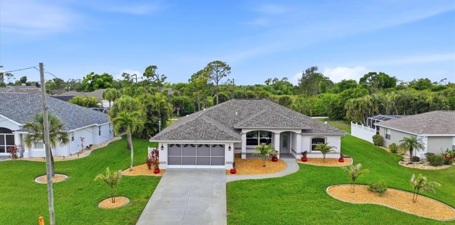 Villa ou maison à Rotonda, Floride 3 chambres, 158.68 m2 № 2157495