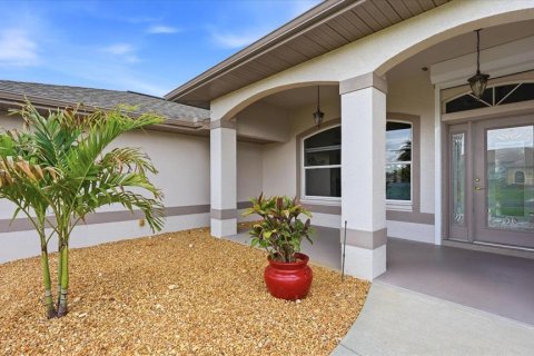 Villa ou maison à vendre à Rotonda, Floride: 3 chambres, 158.68 m2 № 2157495 - photo 4