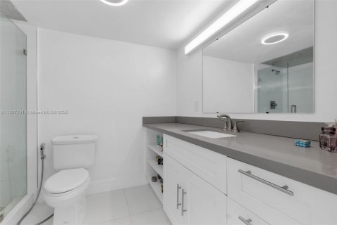 Condo in Miami, Florida, 2 bedrooms № 1964150 - photo 20