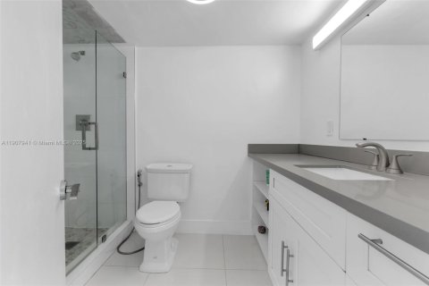 Condo in Miami, Florida, 2 bedrooms № 1964150 - photo 21