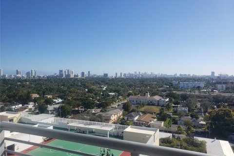 Condo in Hollywood, Florida, 1 bedroom  № 2017138 - photo 7