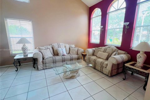 House in Davie, Florida 4 bedrooms, 197.32 sq.m. № 1329783 - photo 7