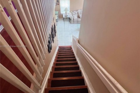 House in Davie, Florida 4 bedrooms, 197.32 sq.m. № 1329783 - photo 22