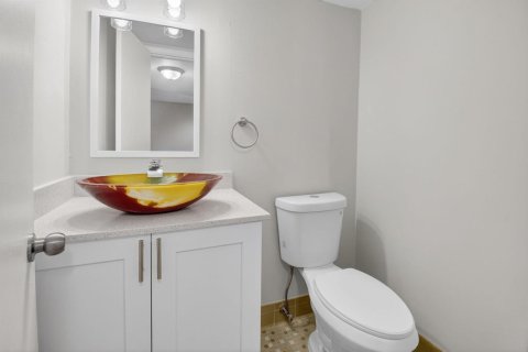 Condo in Boynton Beach, Florida, 1 bedroom № 2242891 - photo 14