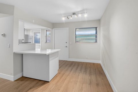 Condo in Boynton Beach, Florida, 1 bedroom № 2242891 - photo 6