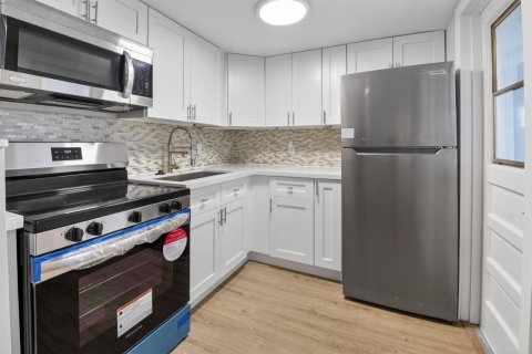 Condo in Boynton Beach, Florida, 1 bedroom № 2242891