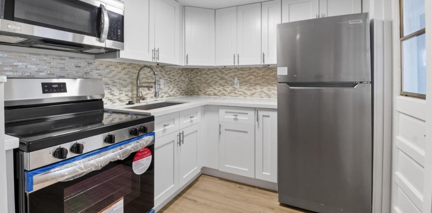 Condo in Boynton Beach, Florida, 1 bedroom № 2242891