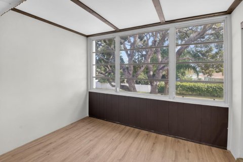 Condo in Boynton Beach, Florida, 1 bedroom № 2242891 - photo 11
