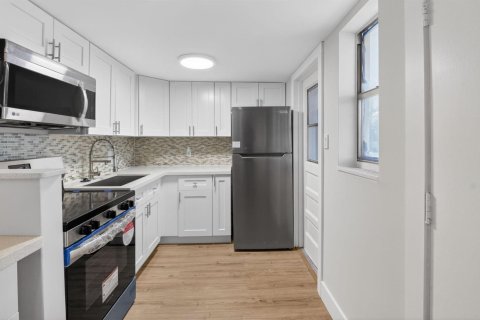 Condo in Boynton Beach, Florida, 1 bedroom № 2242891 - photo 2