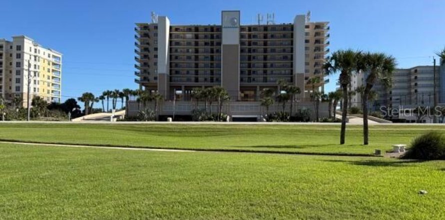 Condominio en New Smyrna Beach, Florida, 2 dormitorios  № 2430417