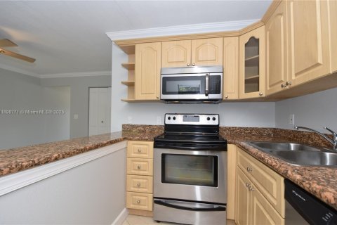 Снять в аренду кондоминиум в Форт-Лодердейл, Флорида 1 спальня, 50.82м2, № 1948393 - фото 5