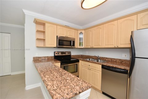 Снять в аренду кондоминиум в Форт-Лодердейл, Флорида 1 спальня, 50.82м2, № 1948393 - фото 6