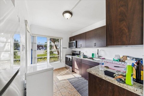 Condominio en alquiler en Lauderhill, Florida, 2 dormitorios, 94.39 m2 № 2087928 - foto 8
