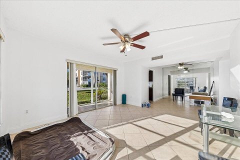 Condominio en alquiler en Lauderhill, Florida, 2 dormitorios, 94.39 m2 № 2087928 - foto 6
