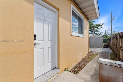 Снять в аренду виллу или дом в Холливуд, Флорида 1 спальня, 58.99м2, № 2038401 - фото 8