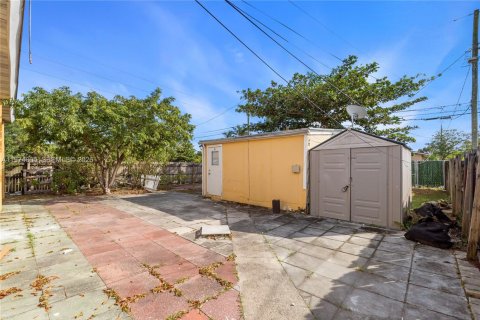 Снять в аренду виллу или дом в Холливуд, Флорида 1 спальня, 58.99м2, № 2038401 - фото 7