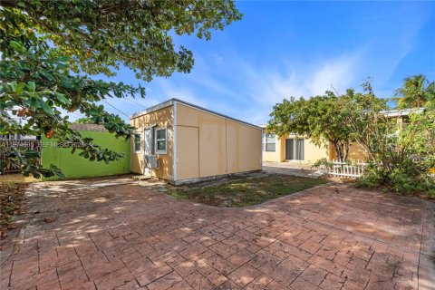 Снять в аренду виллу или дом в Холливуд, Флорида 1 спальня, 58.99м2, № 2038401 - фото 10