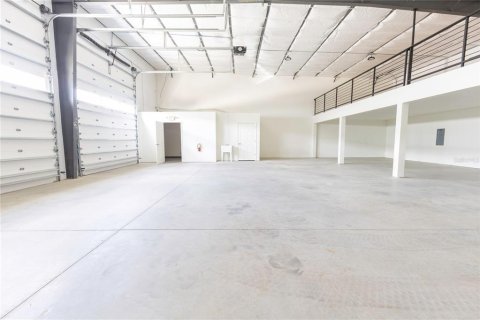 Commercial property in Oxford, Florida 297.29 sq.m. № 2197173 - photo 6