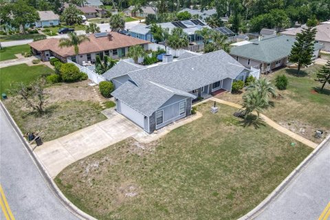 House in Ormond Beach, Florida 3 bedrooms, 179.58 sq.m. № 1743066 - photo 2