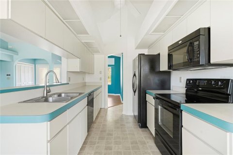 Купить виллу или дом в Спринг-Хилл, Флорида 4 комнаты, 160.26м2, № 2107297 - фото 12