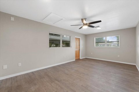 House in Winter Haven, Florida 3 bedrooms, 140.38 sq.m. № 1865863 - photo 14