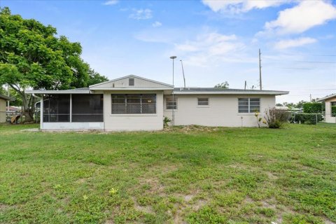 House in Winter Haven, Florida 3 bedrooms, 140.38 sq.m. № 1865863 - photo 28