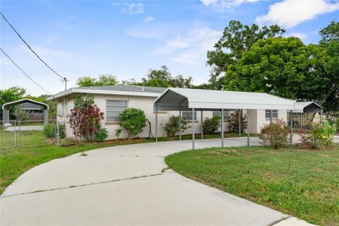 House in Winter Haven, Florida 3 bedrooms, 140.38 sq.m. № 1865863 - photo 1