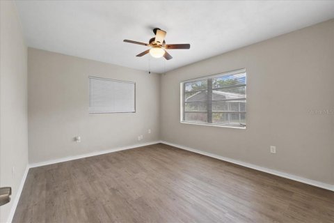 House in Winter Haven, Florida 3 bedrooms, 140.38 sq.m. № 1865863 - photo 21