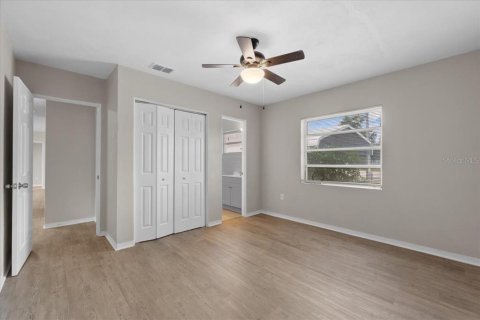 House in Winter Haven, Florida 3 bedrooms, 140.38 sq.m. № 1865863 - photo 13