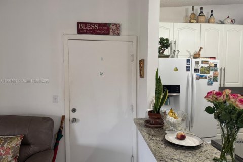 Condo in Tamarac, Florida, 2 bedrooms № 2013866 - photo 13