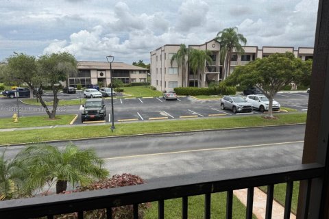 Condo in Tamarac, Florida, 2 bedrooms № 2013866 - photo 30