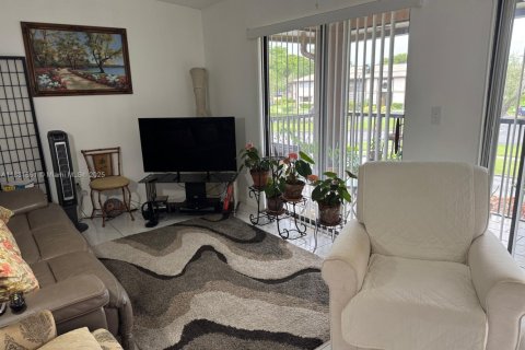 Condo in Tamarac, Florida, 2 bedrooms № 2013866 - photo 17