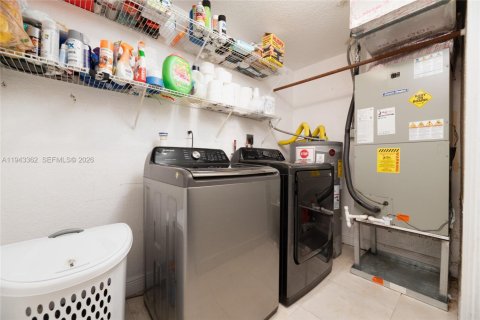 Casa en venta en Fort Lauderdale, Florida, 3 dormitorios, 122.72 m2 № 2000785 - foto 19