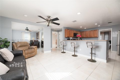 Casa en venta en Fort Lauderdale, Florida, 3 dormitorios, 122.72 m2 № 2000785 - foto 4