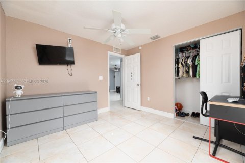 Casa en venta en Fort Lauderdale, Florida, 3 dormitorios, 122.72 m2 № 2000785 - foto 15