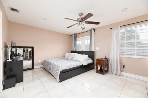 Casa en venta en Fort Lauderdale, Florida, 3 dormitorios, 122.72 m2 № 2000785 - foto 10
