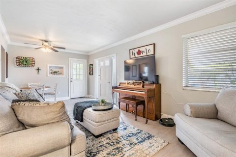 House in Spring Hill, Florida 3 bedrooms, 80.27 sq.m. № 1900689 - photo 6
